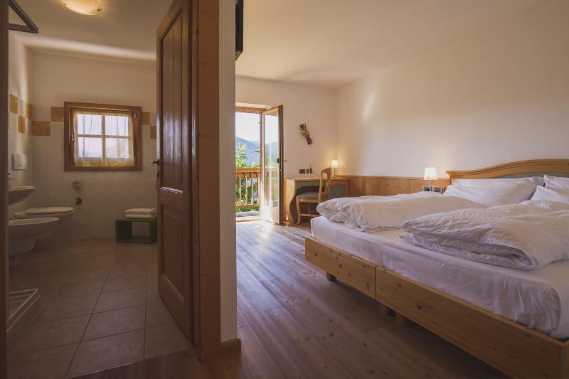 Garni Lilly Hotel Сан Лоренцо ин Банале Екстериор снимка