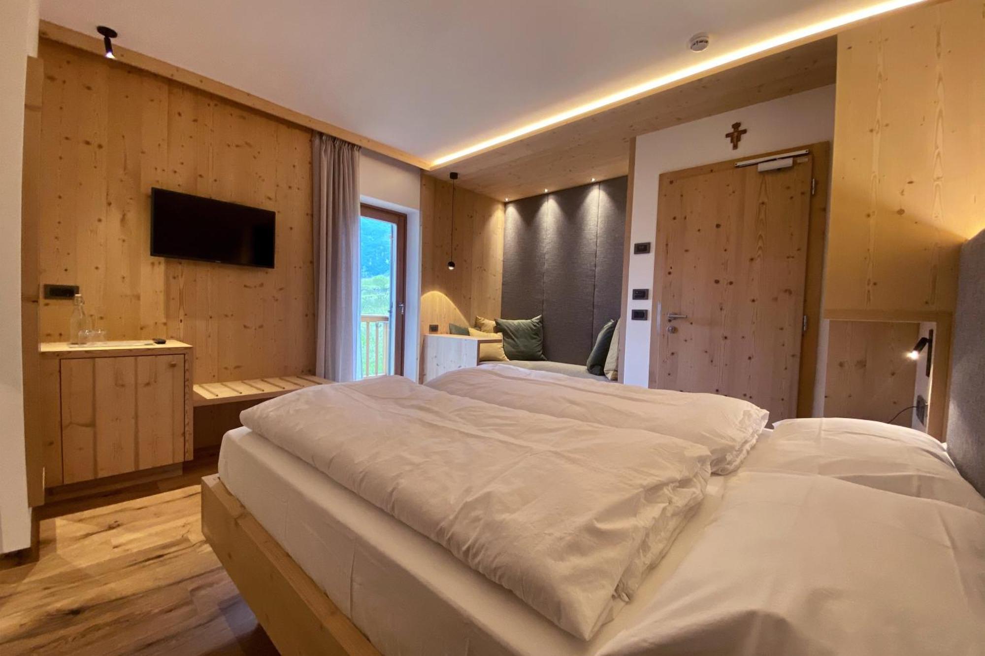Garni Lilly Hotel Сан Лоренцо ин Банале Екстериор снимка